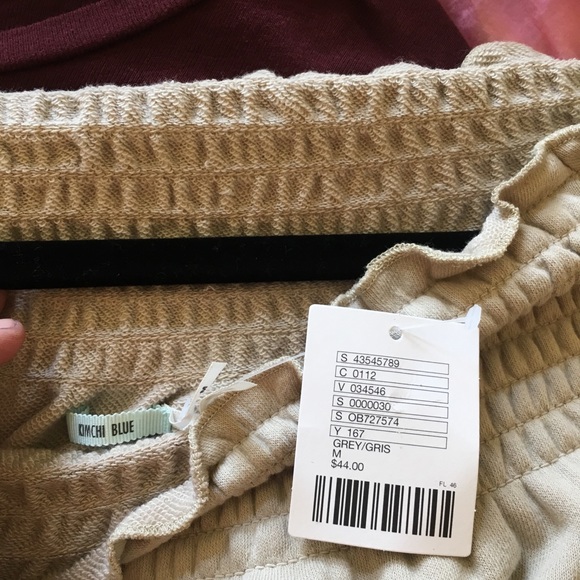 NWT Urban Oufitters Off The Shoulder Sweater - Picture 3 of 3